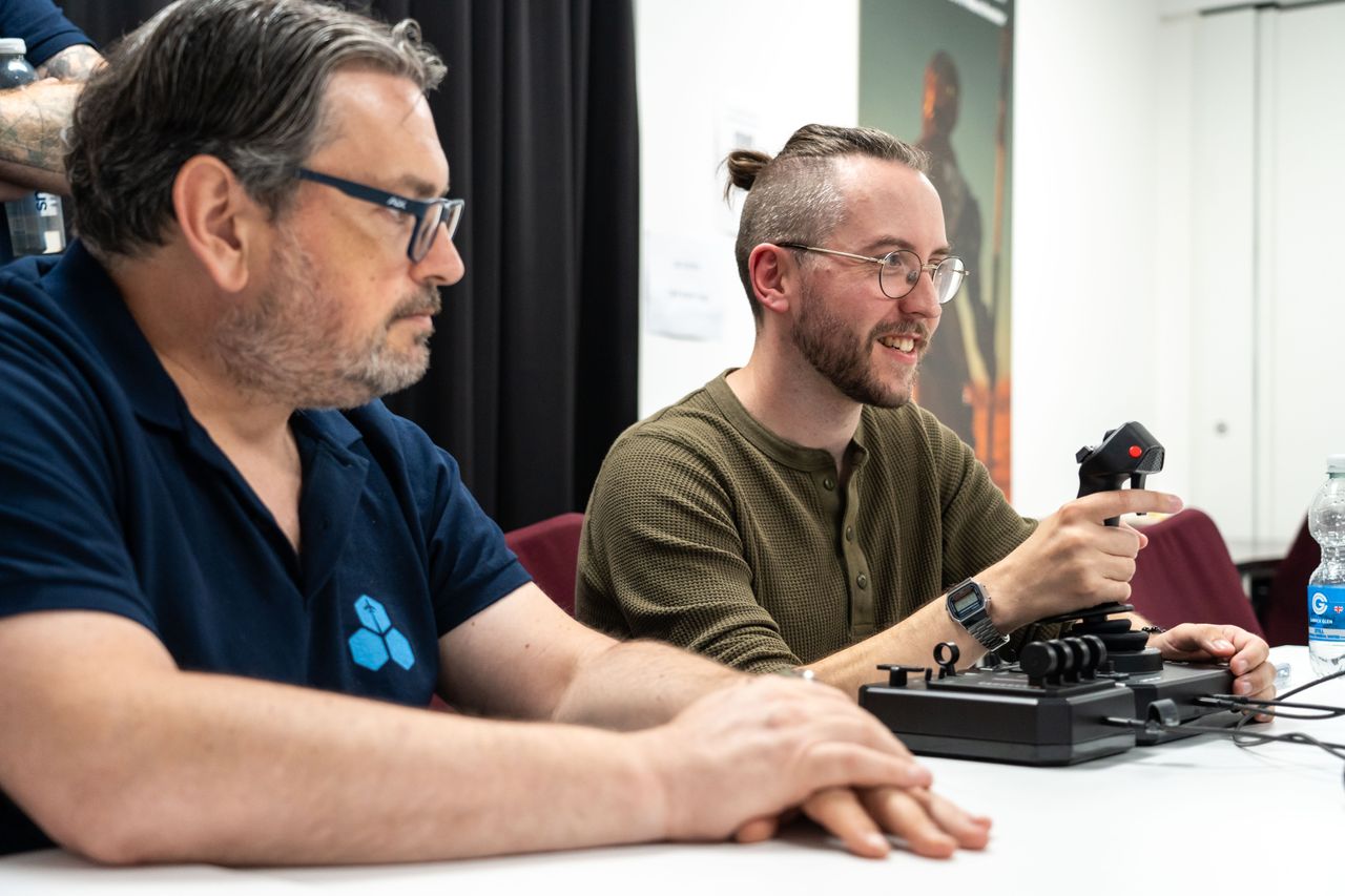 Изображение к статье: Honeycomb Foxtrot Aviation Stick: реалистичное управление для авиасимуляторов по доступной цене - Gaming на MSReview.net