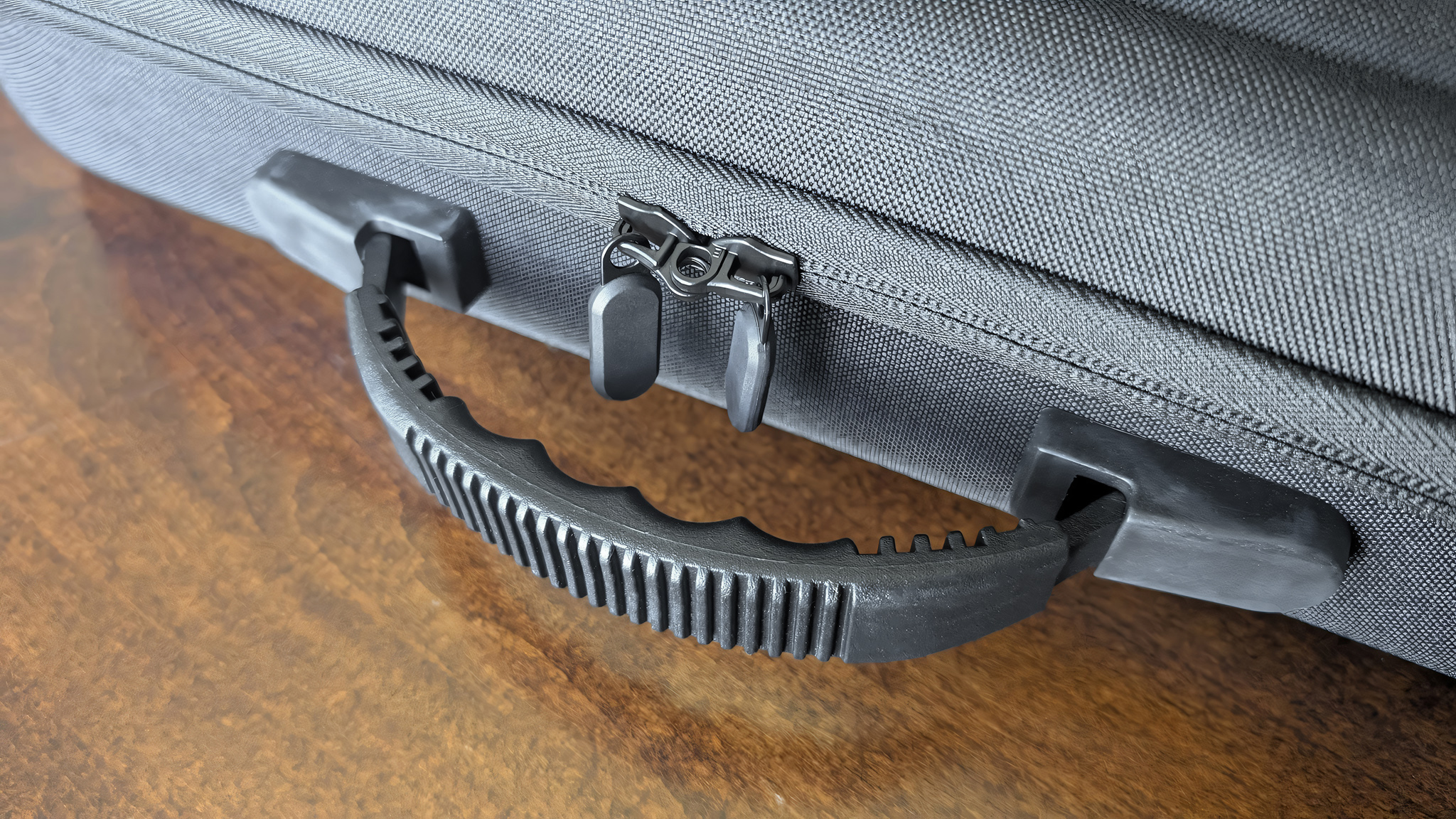 Застежки-молнии на жестком кейсе JSAUX FlipGo Horizon Pro