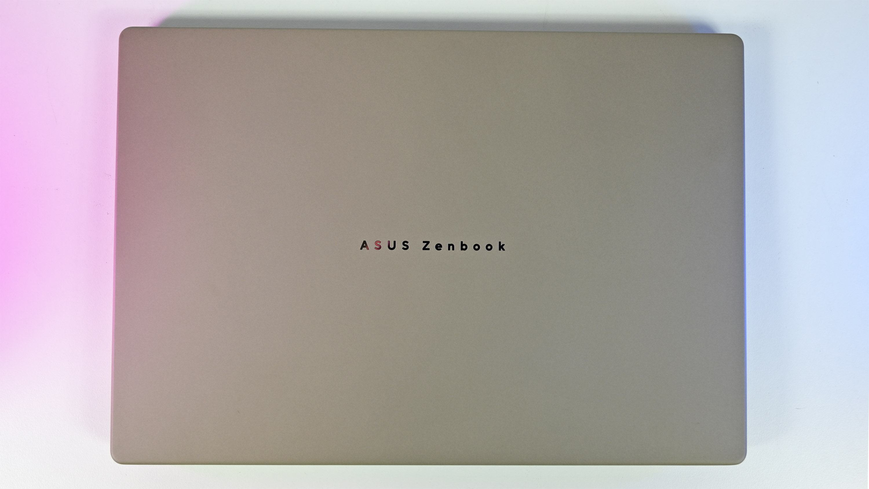 ASUS Zenbook A14 with Qualcomm Snapdragon X Plus in beige (2025).