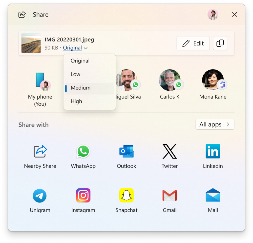 Новое выпадающее меню для выбора масштаба сжатия (высокое, среднее или низкое) при обмене изображениями в окне "Поделиться" Windows.