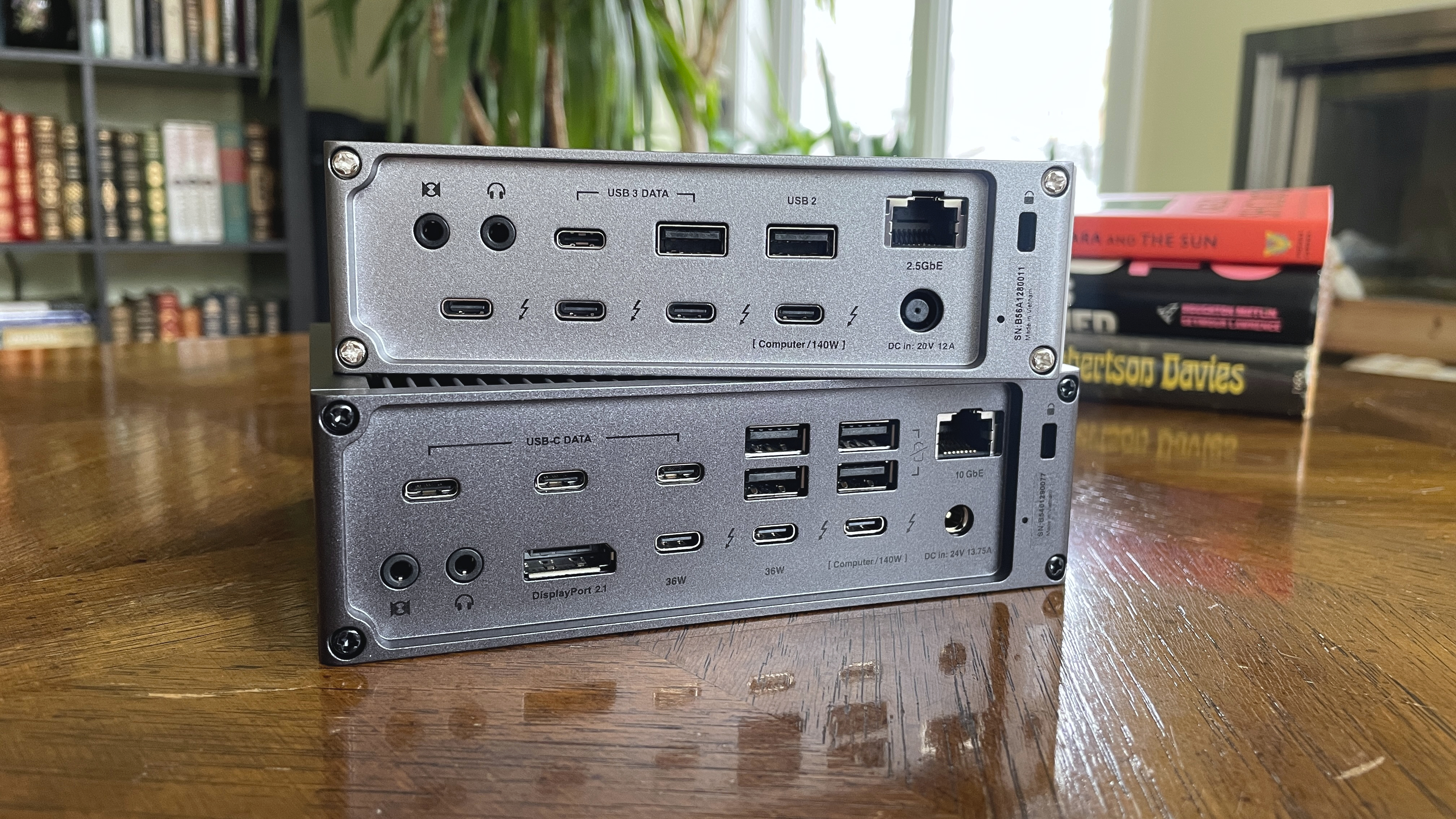 CalDigit TS5 и TS5 Plus - задняя панель