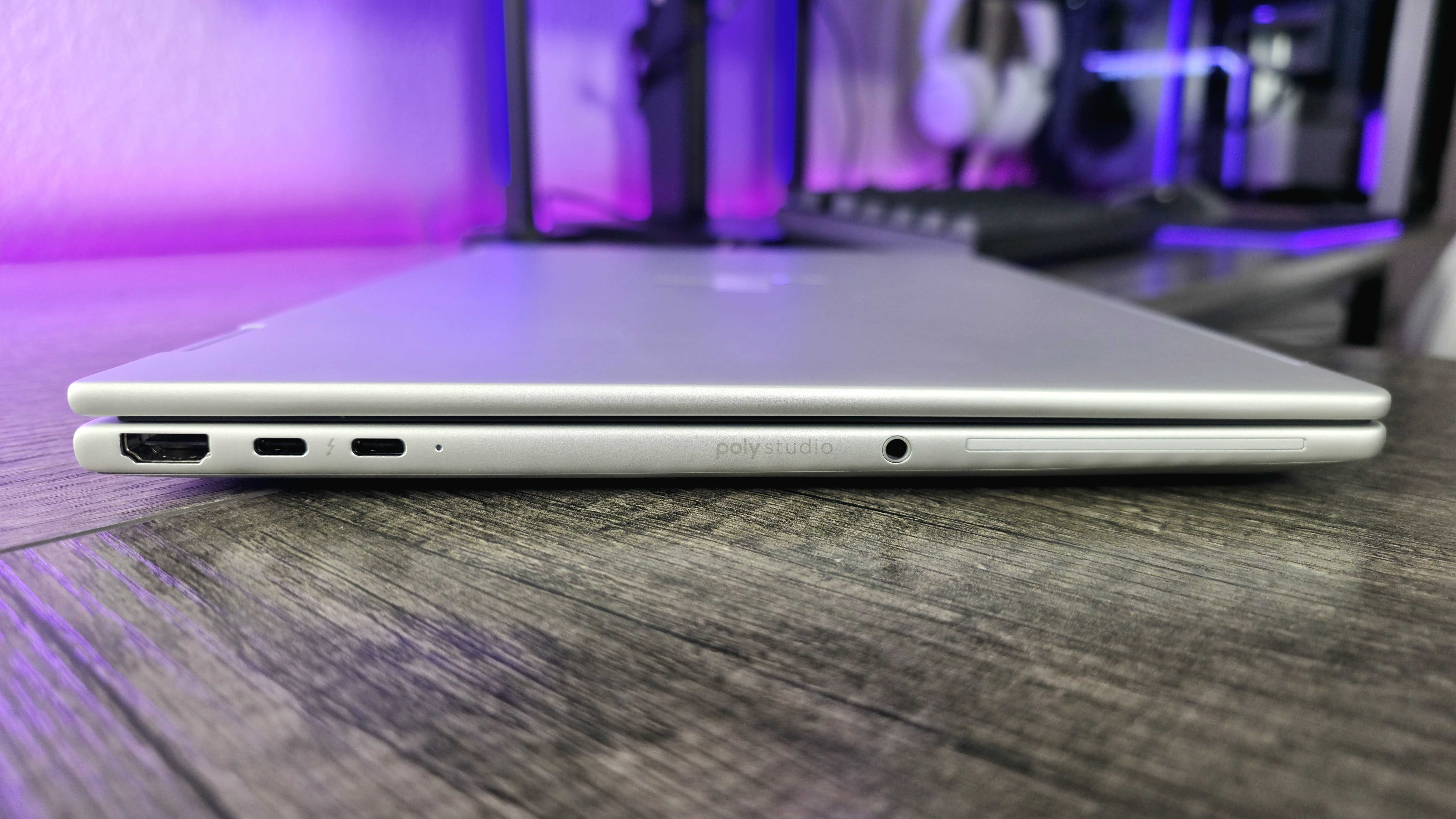 Порты на одной стороне HP EliteBook 8 Flip 13 (G1i).