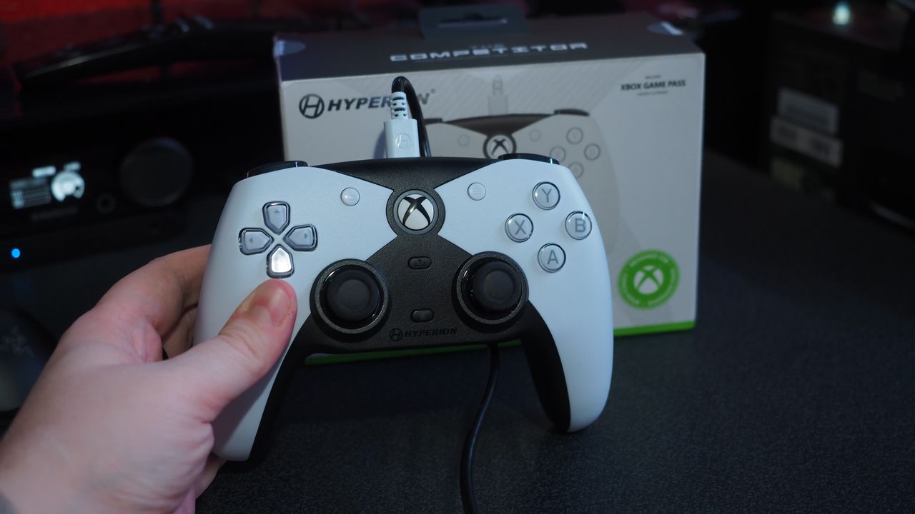 Hyperkin Competitor: идеальный геймпад для 2D-игр на Xbox сейчас со скидкой!