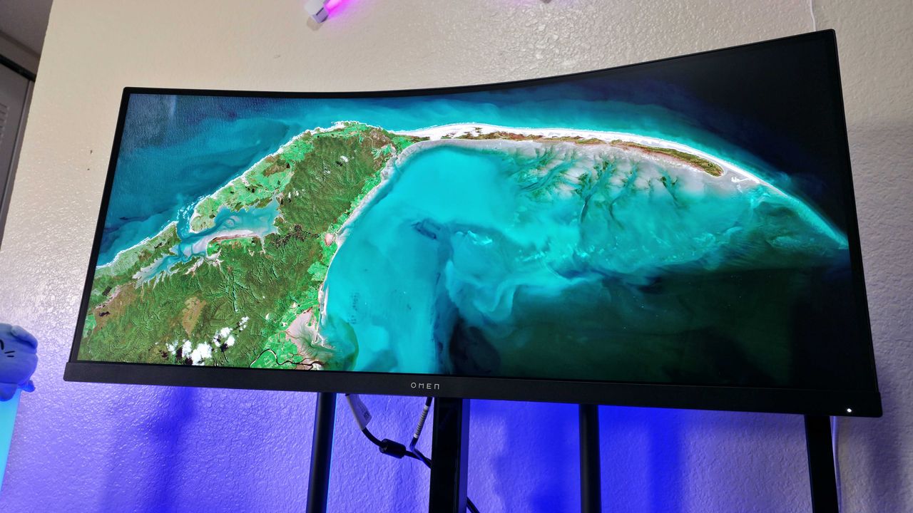 Ого, какой монстр! Изогнутый геймерский монитор HP OMEN 34c (G2) за копейки!