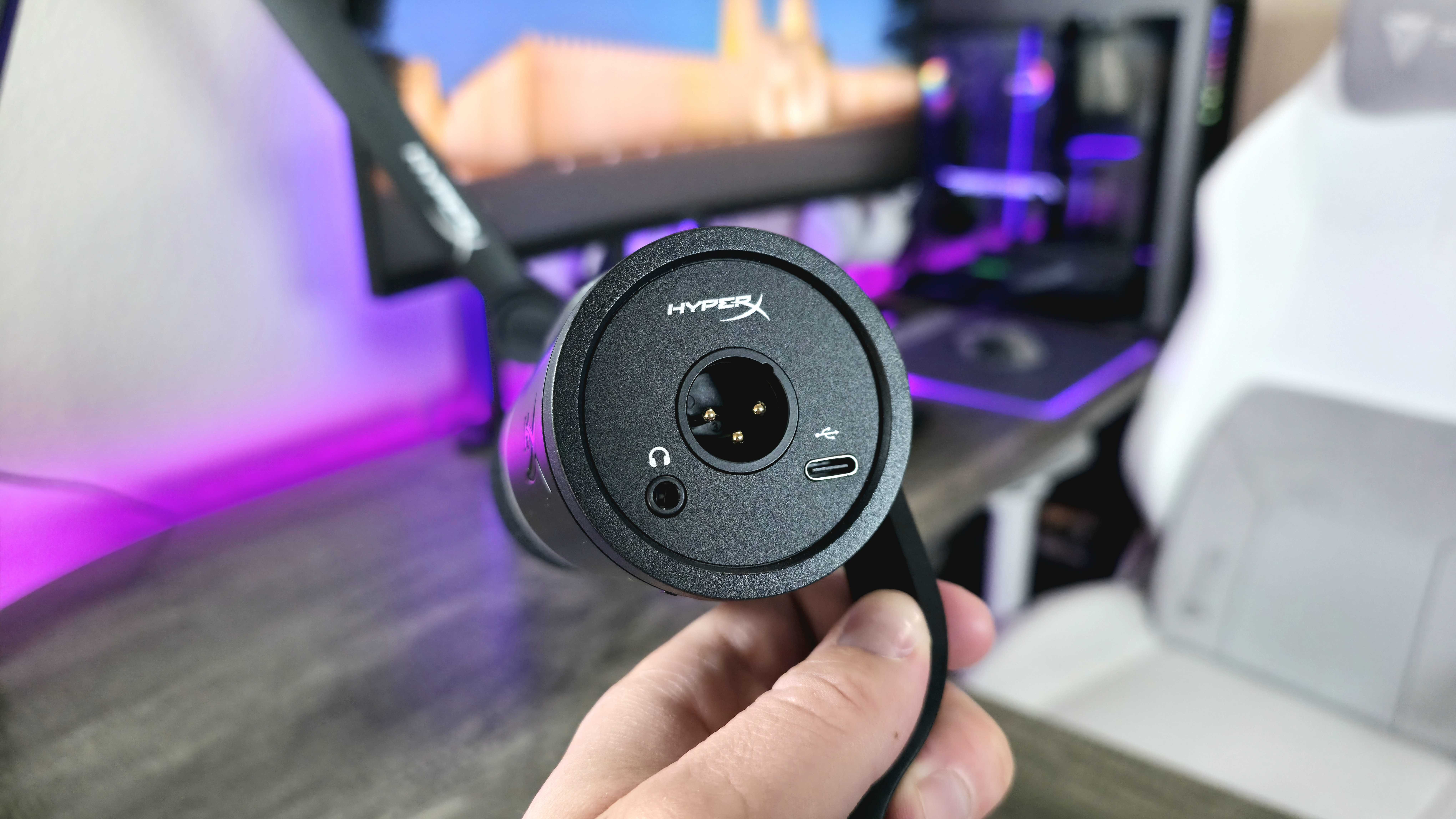Image of the HyperX FlipCast microphone.