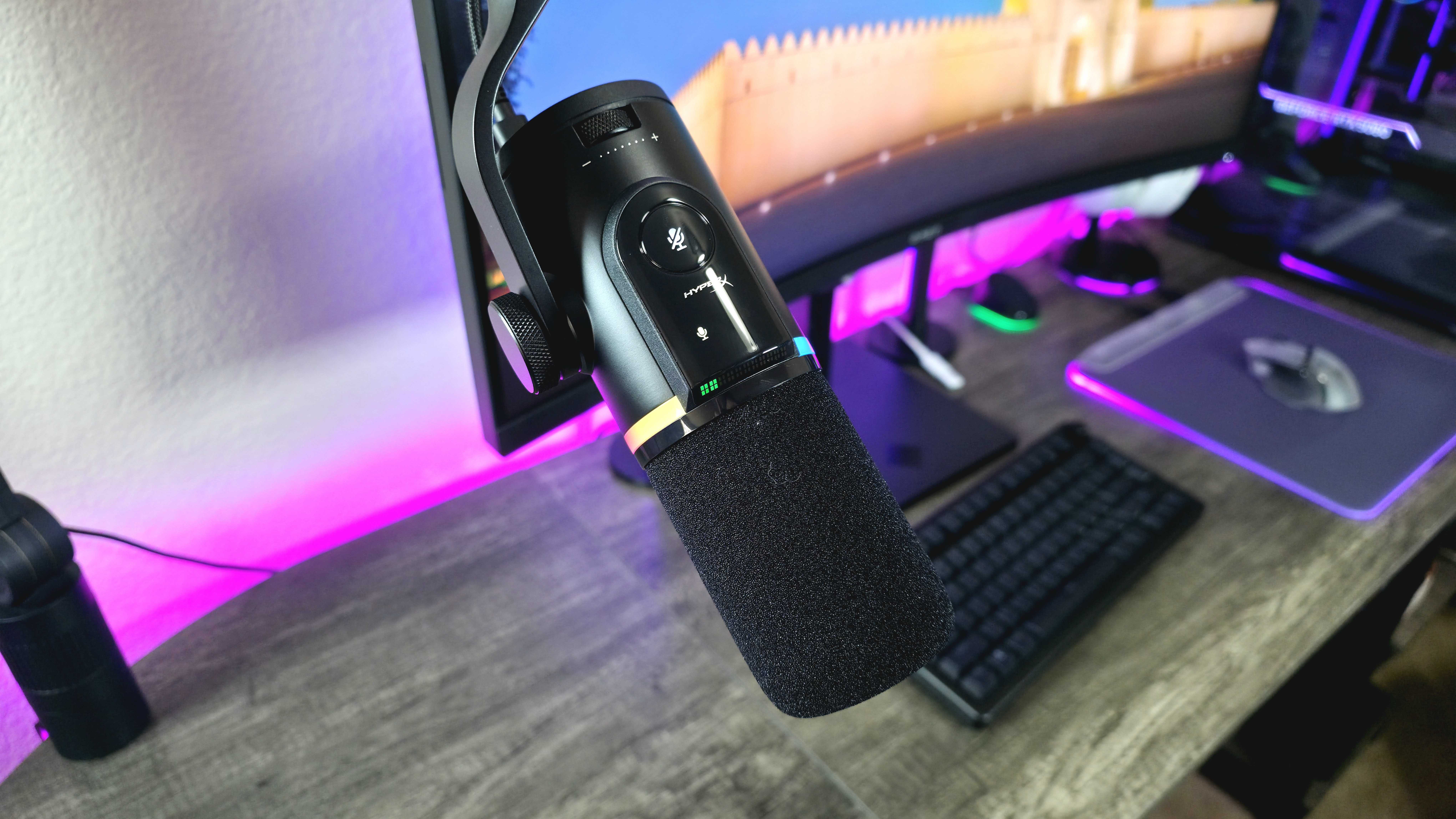 HyperX FlipCast microphone