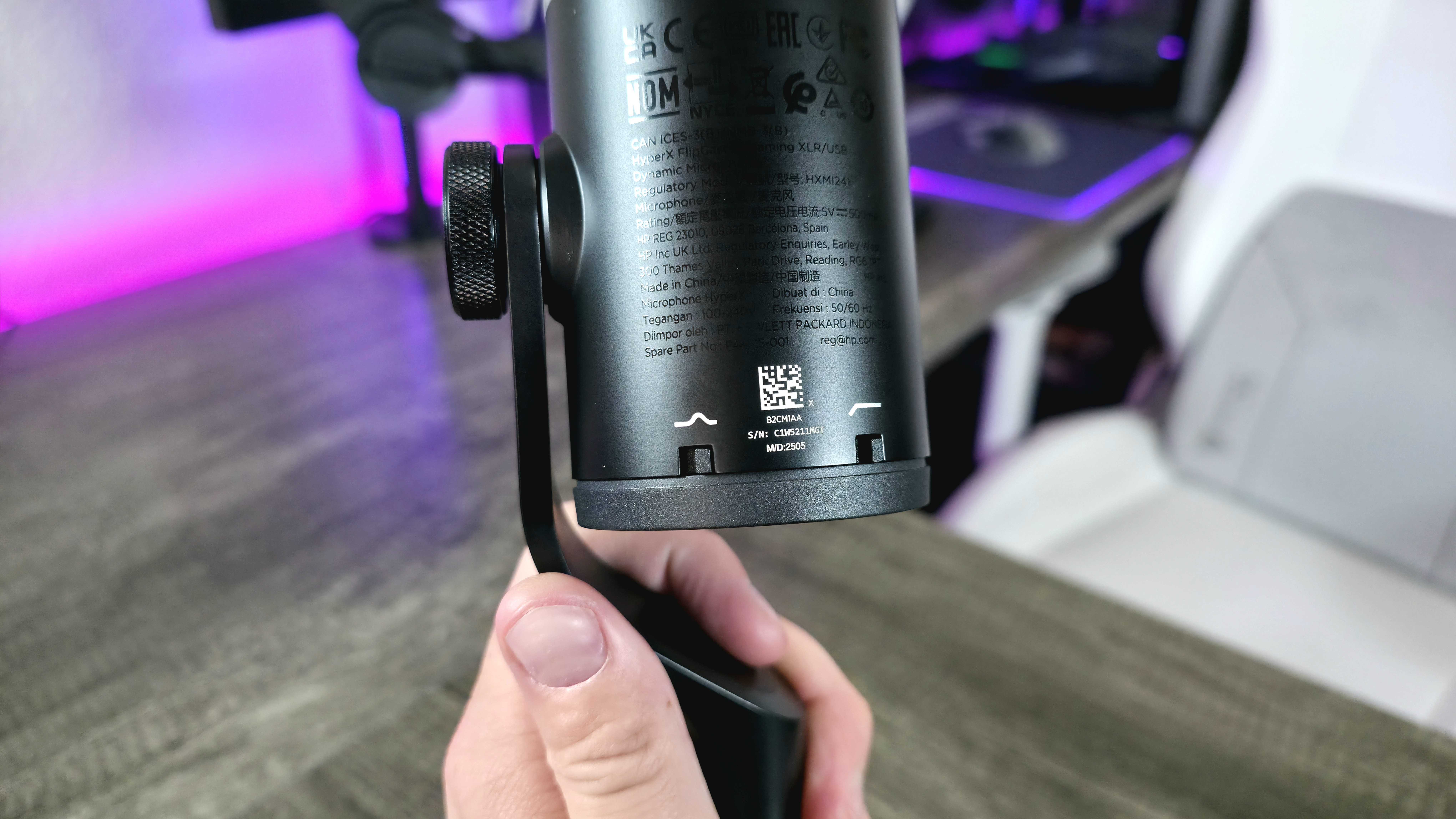 Image of the HyperX FlipCast microphone.
