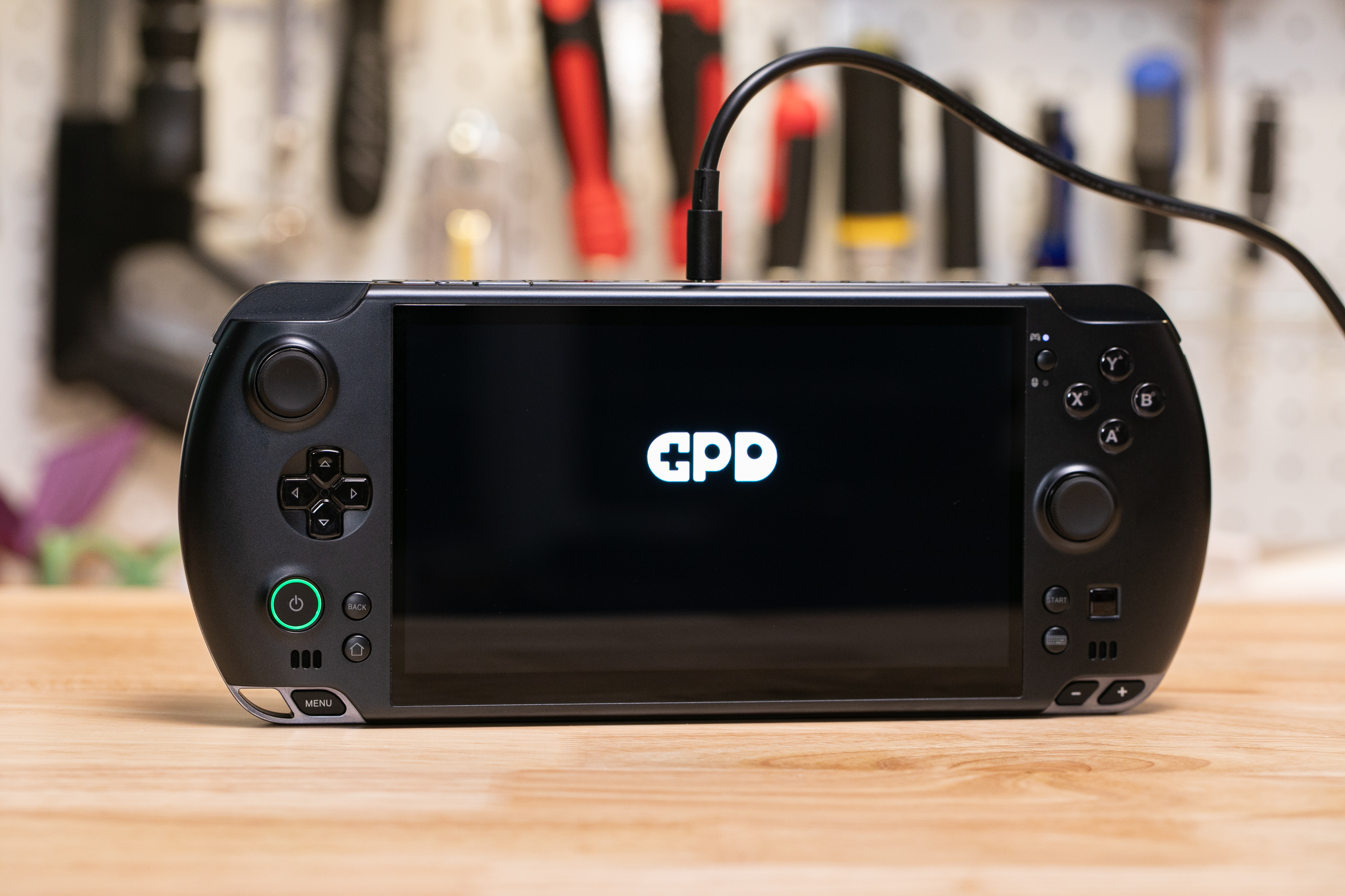 AMD Ryzen AI Max Plus: Портативный гейминг на steroids!