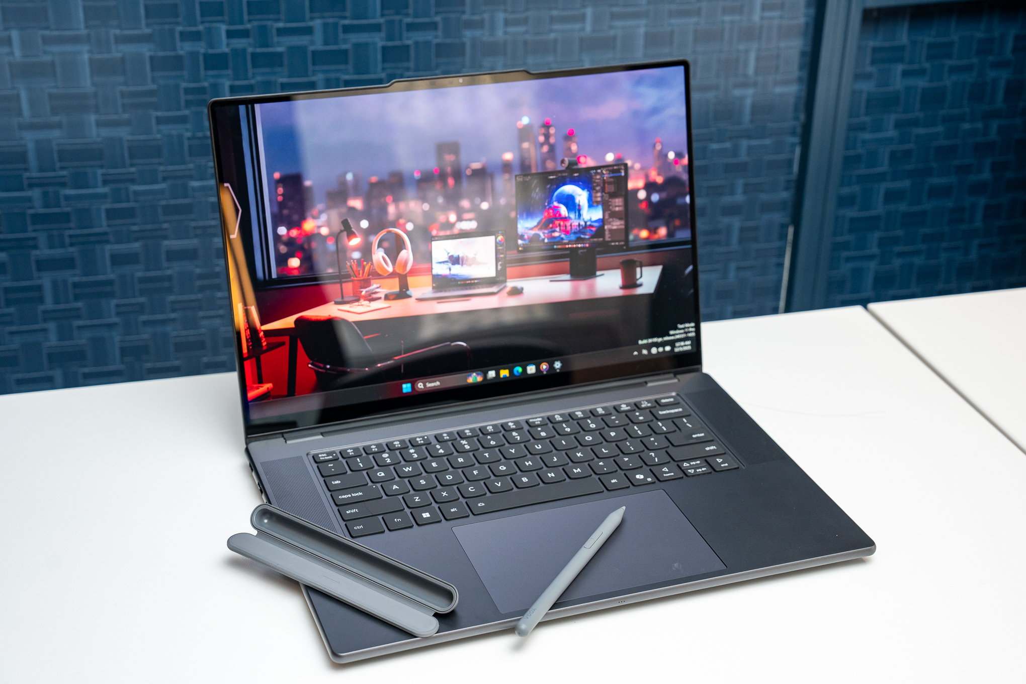 Изображение к статье: Lenovo Yoga Pro 9i: 4K OLED, RTX 5070 и стилус, который рисует по тачпаду! 🤩 - Laptops на MSReview.net