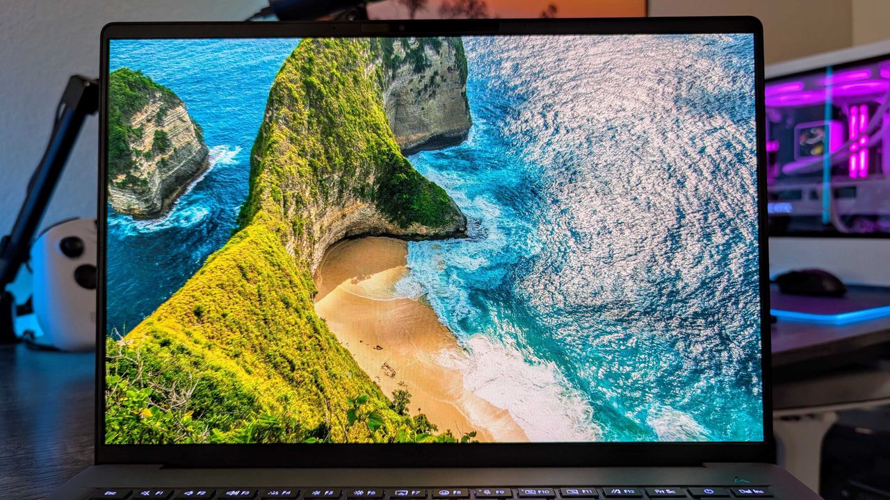 ASUS Zenbook A14: AI-бомба со скидкой! Лучший ноутбук за свою цену?