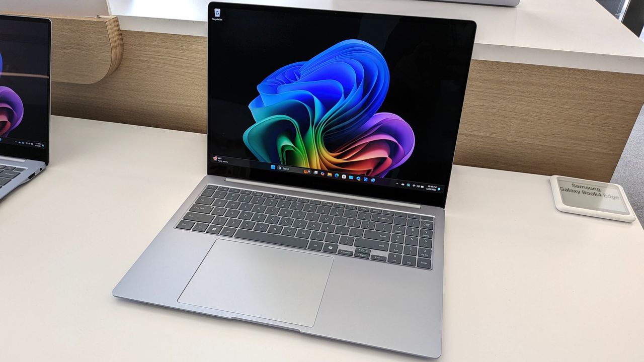 Samsung Galaxy Book4 Edge: Бомбический AI-ноутбук теперь по цене ниже рынка! 🤯