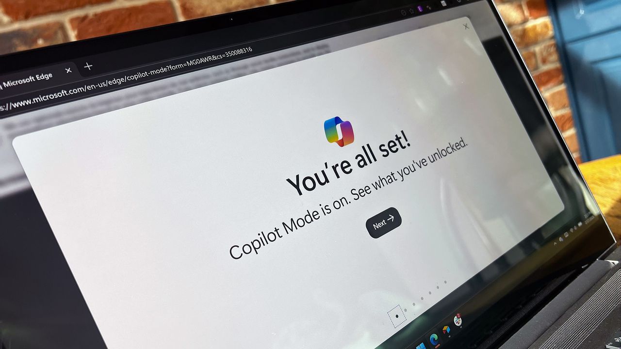 AI уже заставляет нас всех платить — даже тех, кто им не пользуется