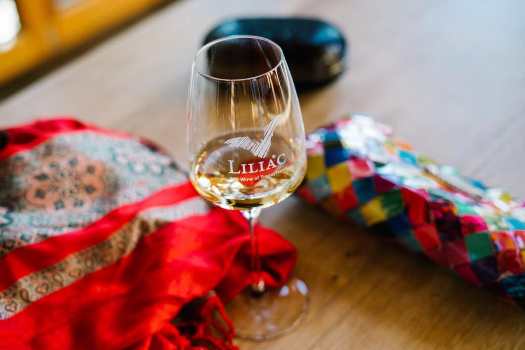 Tur la podgorie și degustare de vinuri la Crama Liliac