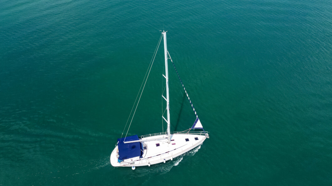 Plimbare Spectaculoasă cu Velierul pe Marea Neagră