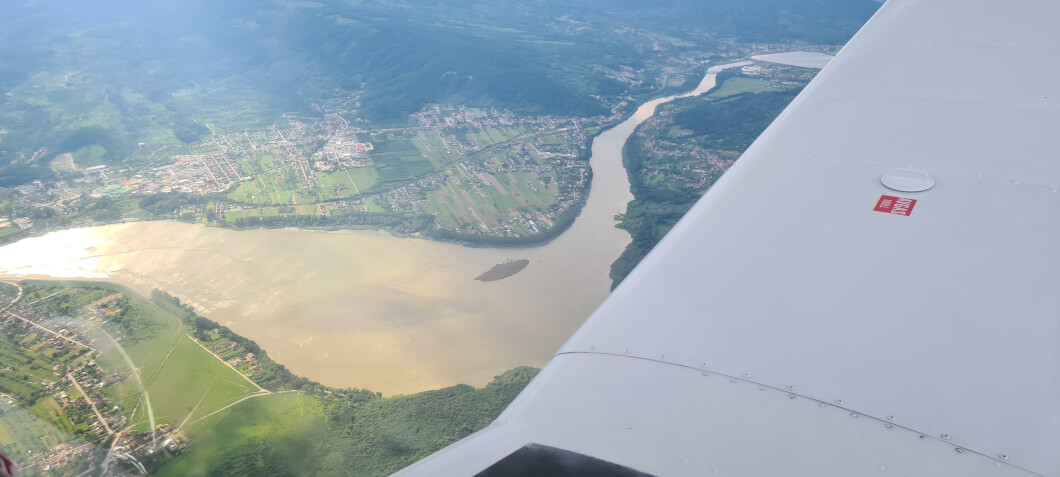 Zbor cu Avionul deasupra Munților Bucegi