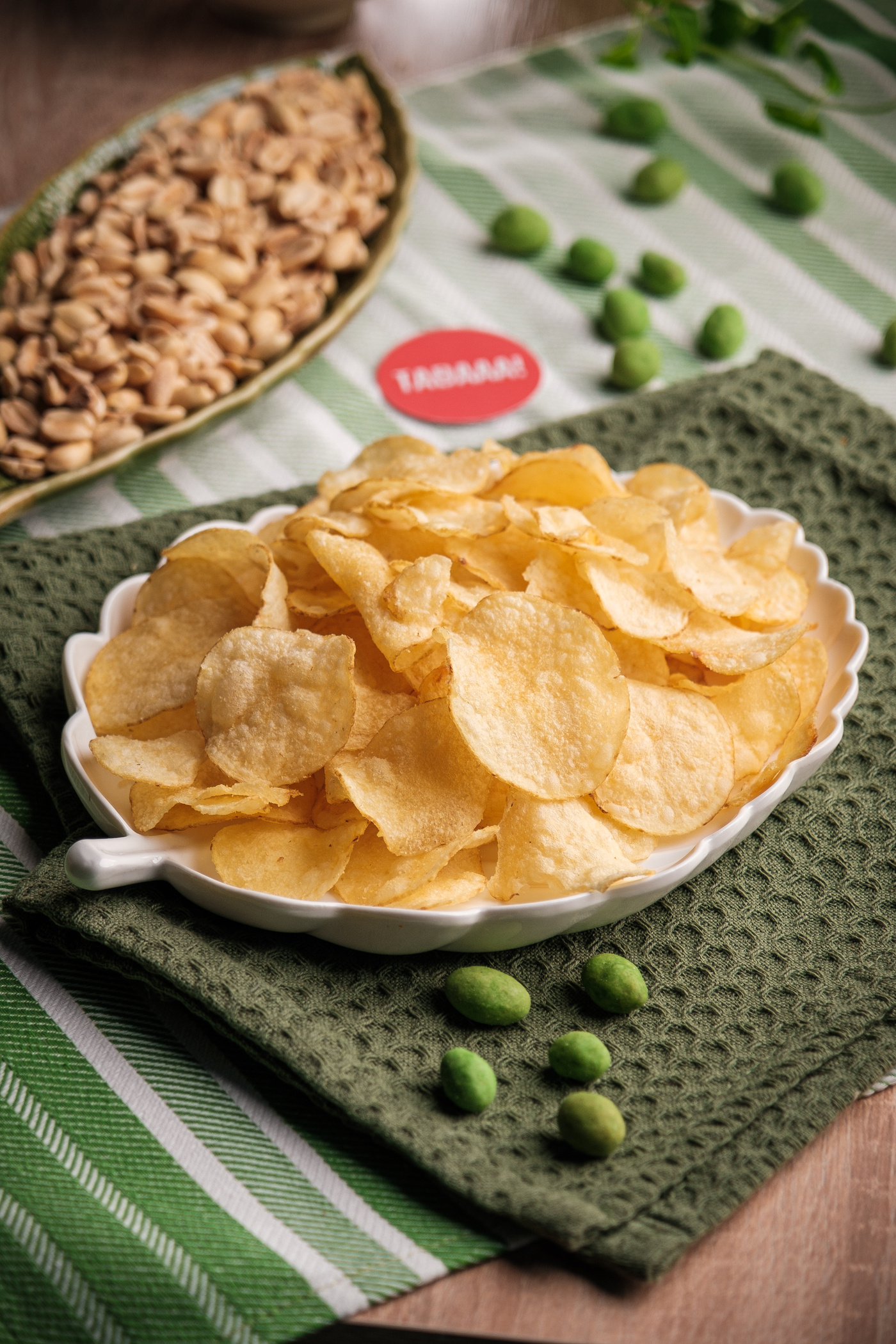 Tyrrells Mature Cheddar & Chive Crisps