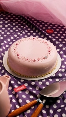 Zemallow Strawberry vanilla cake