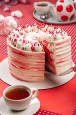 Cutter &Squidge’s Raspberry Ripple Cake 8''