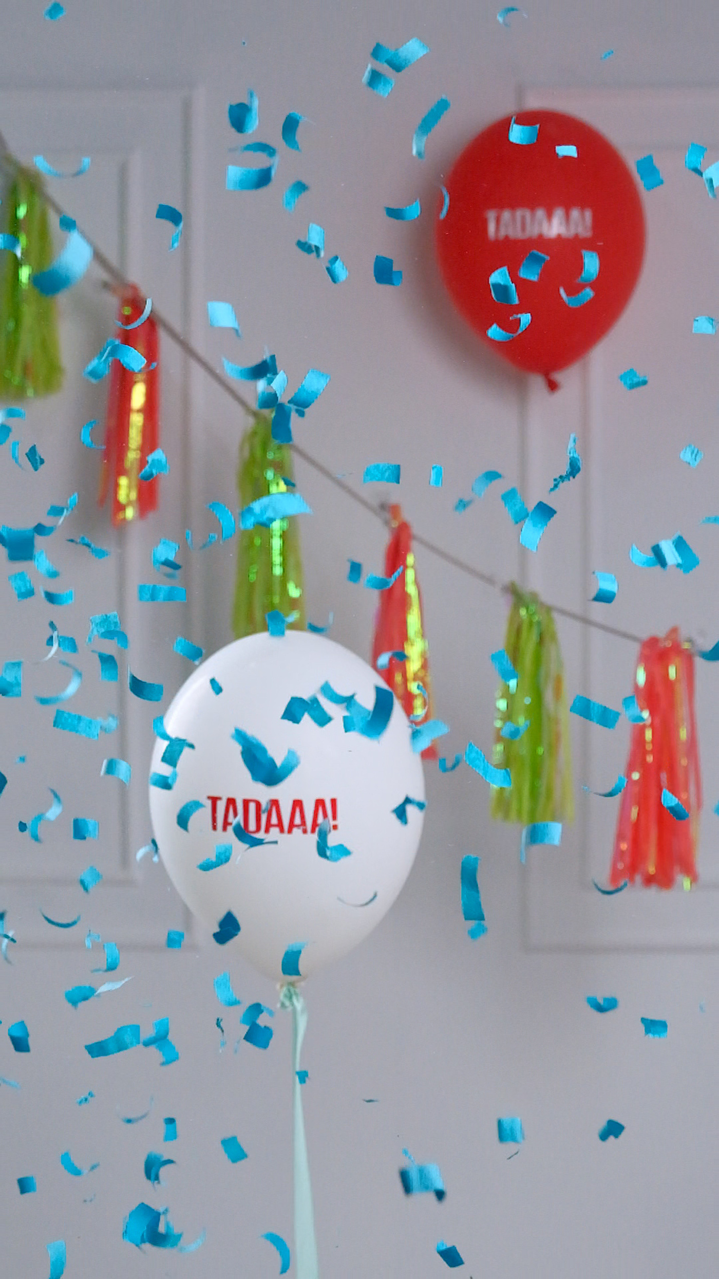 Sky Confetti Poppers