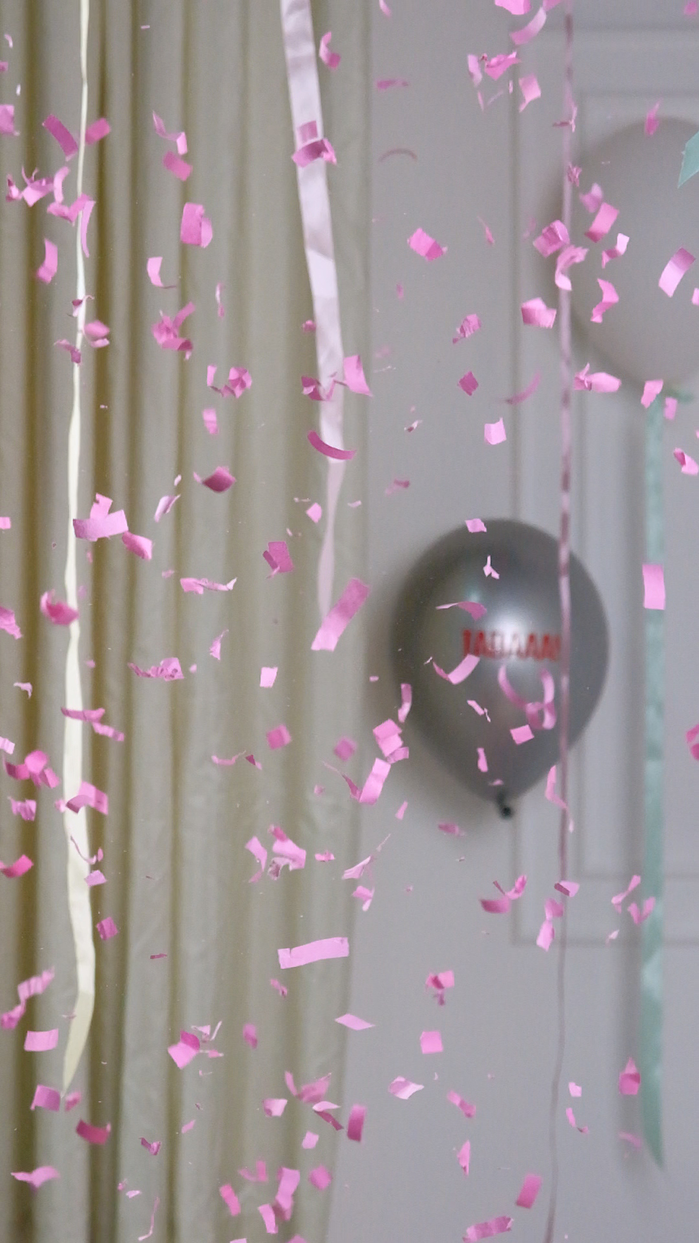 Lilac Confetti Poppers