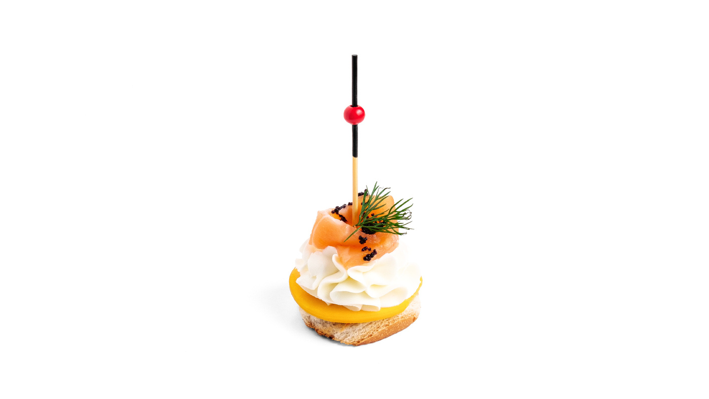 Salmon Canapé