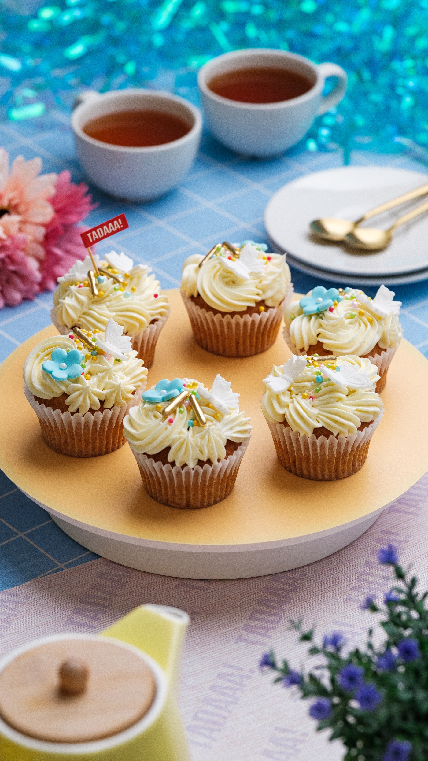 Flowers & Butterflies Vanilla Cupcakes