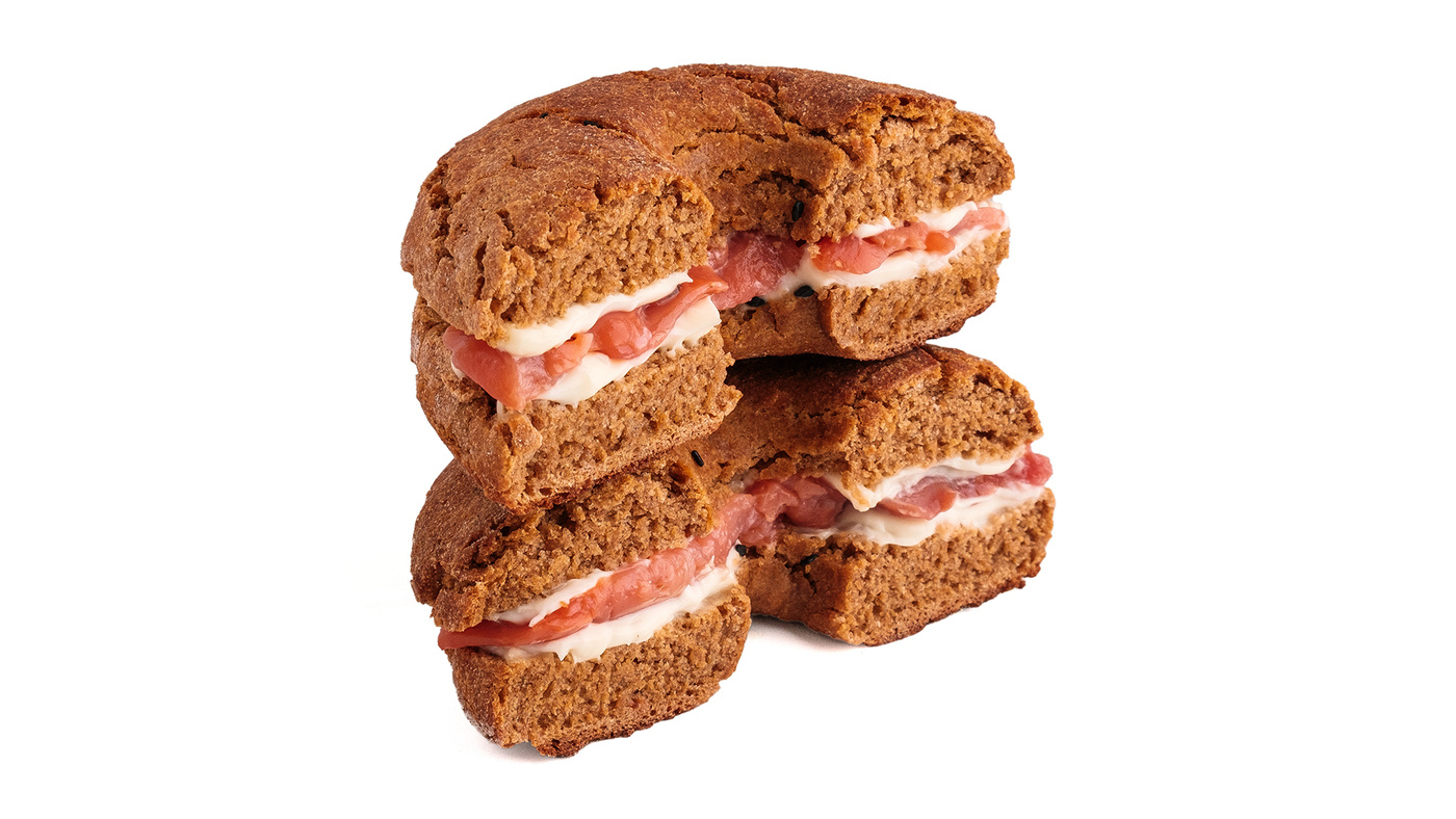 Smoked Salmon & Cream Cheese Bagel