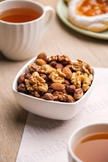 Deluxe Mixed Nuts and Raisins