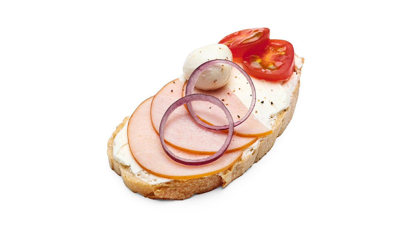 Smoked Chicken with Tomato and Mozzarella Mini Bruschetta 