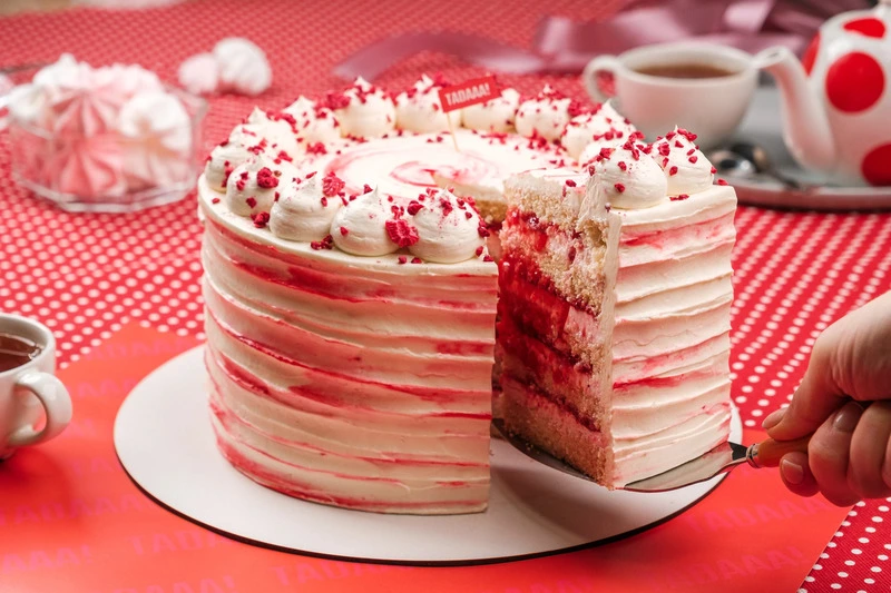 Cutter &Squidge’s Wheat Free Raspberry Ripple Cake