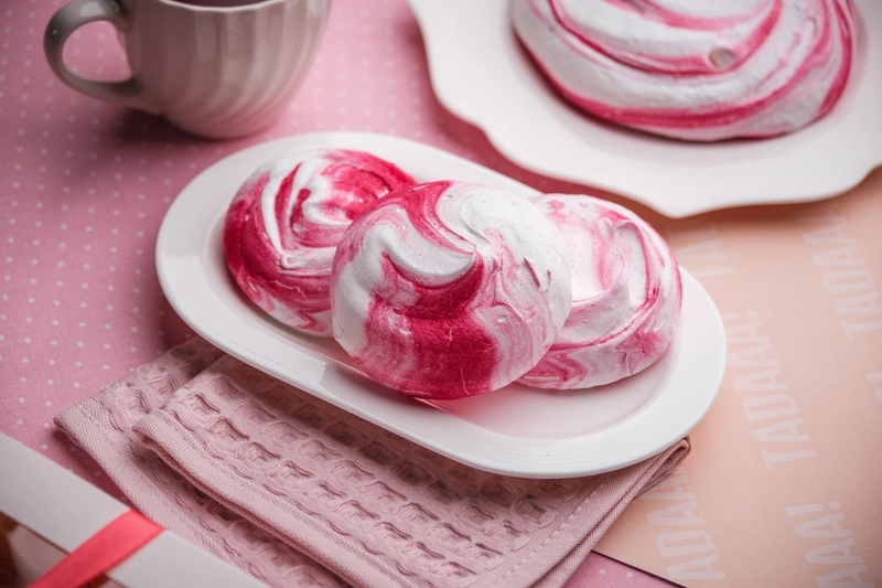 Mini Raspberry Meringue