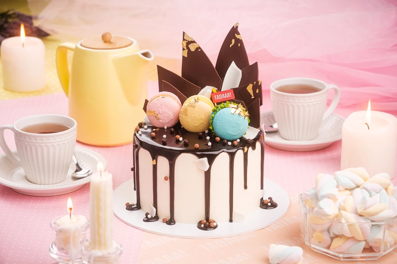 Cutter &Squidge’s Macaron Drip Cake