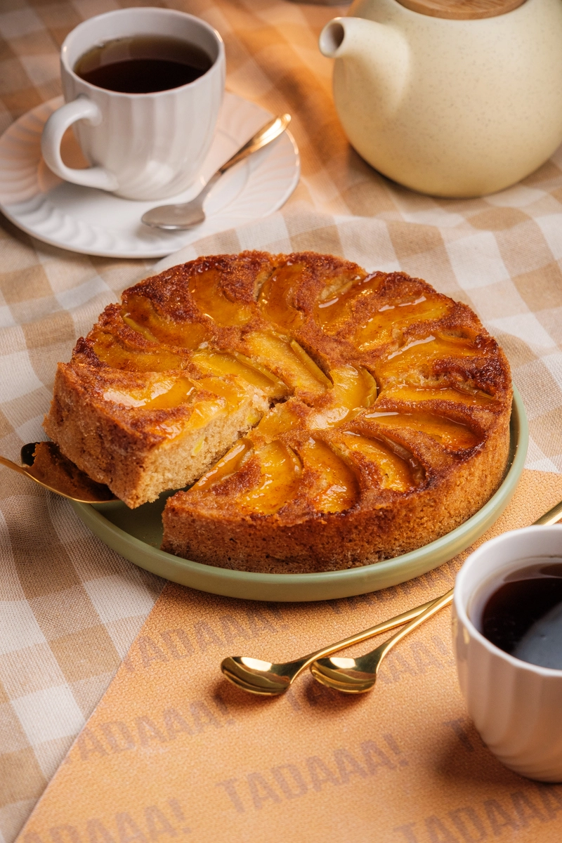 Mum's Apple 10" Cake