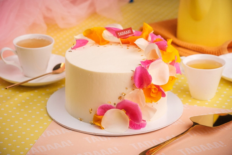 Cutter &Squidge’s Roses In Bloom Cake 