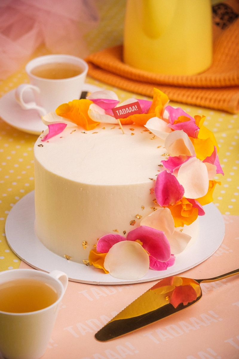 Cutter &Squidge’s Roses In Bloom Cake 