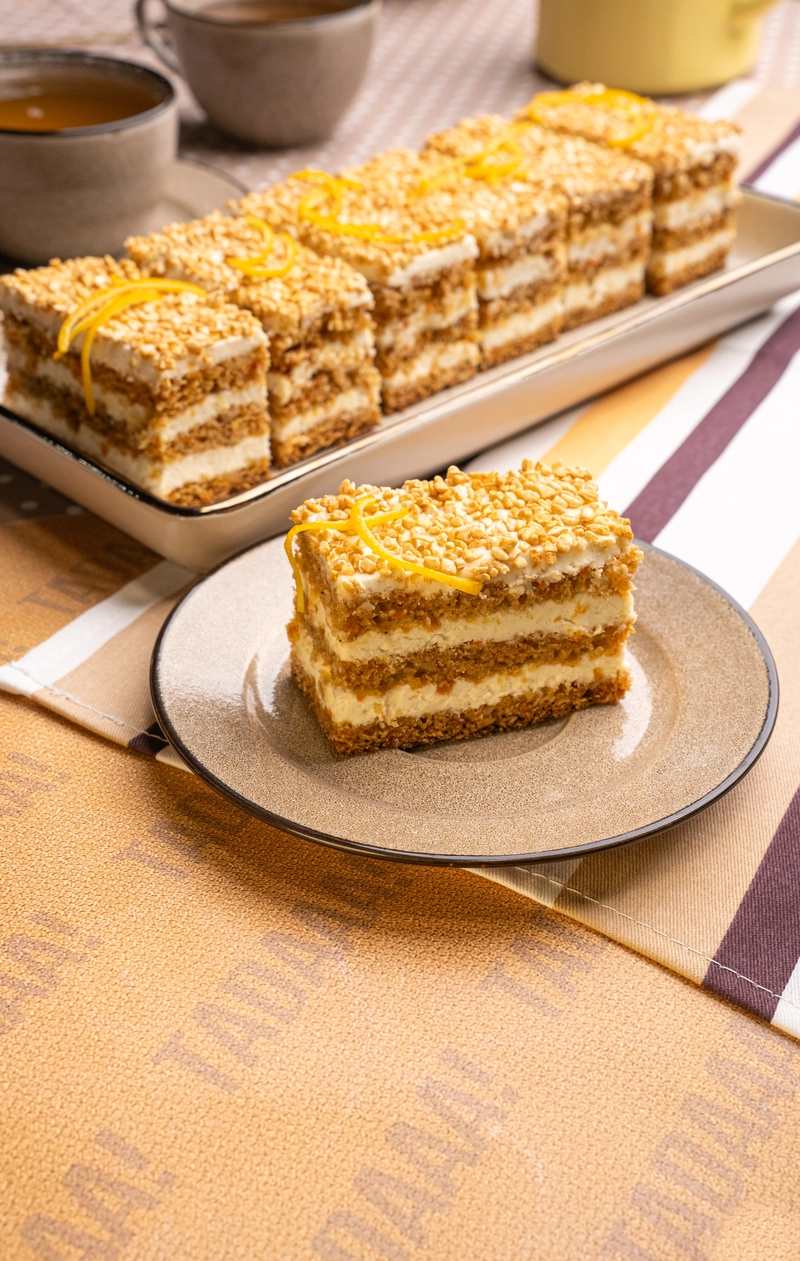 Carrot Cake 10" Log