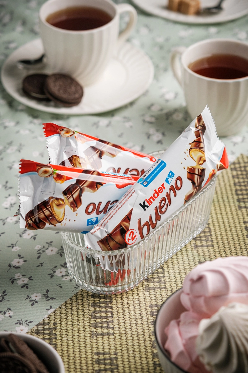 Kinder Bueno Milk Chocolate Bar
