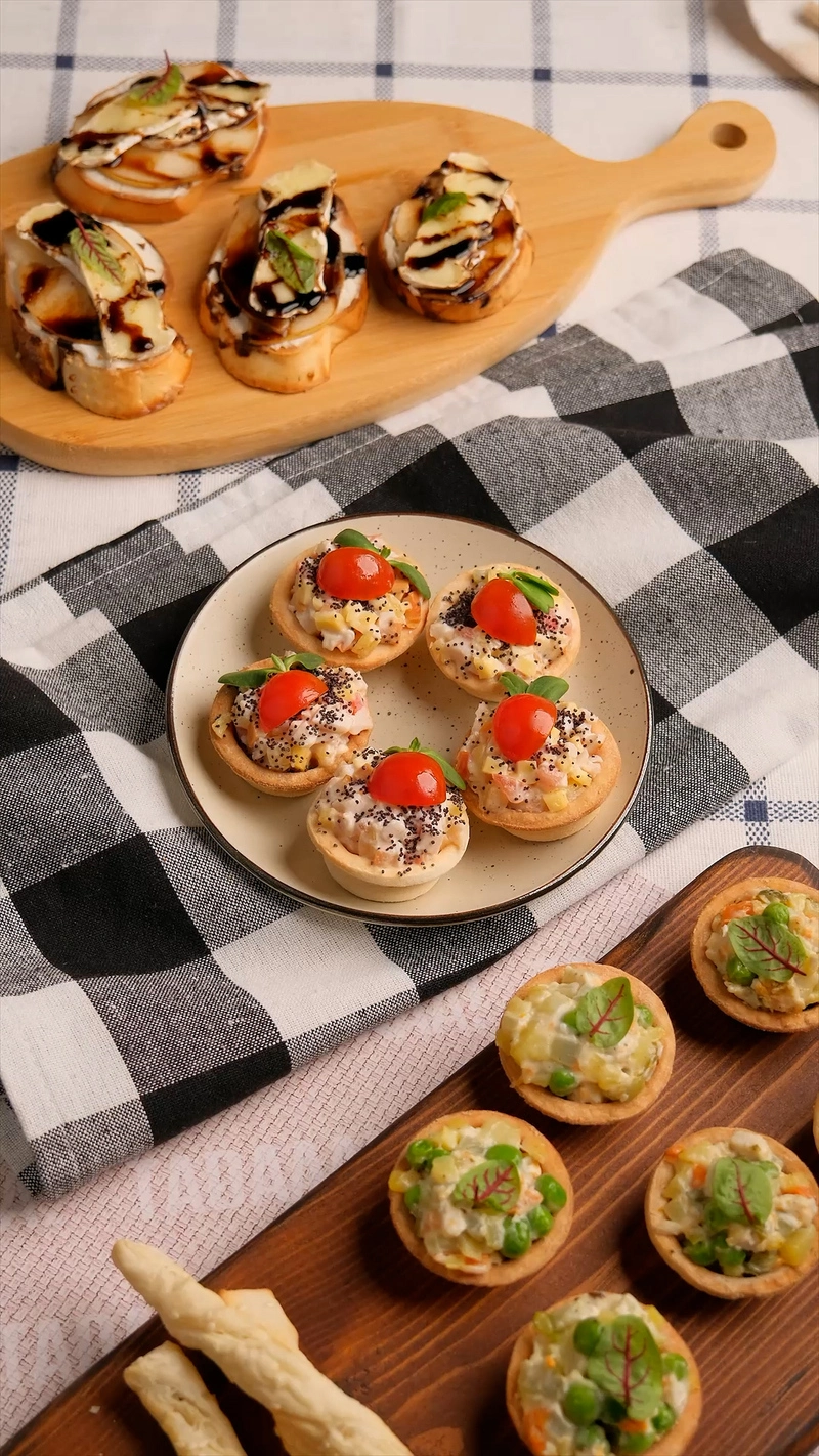 Smoked Chicken and Pineapple Opium Tartlet