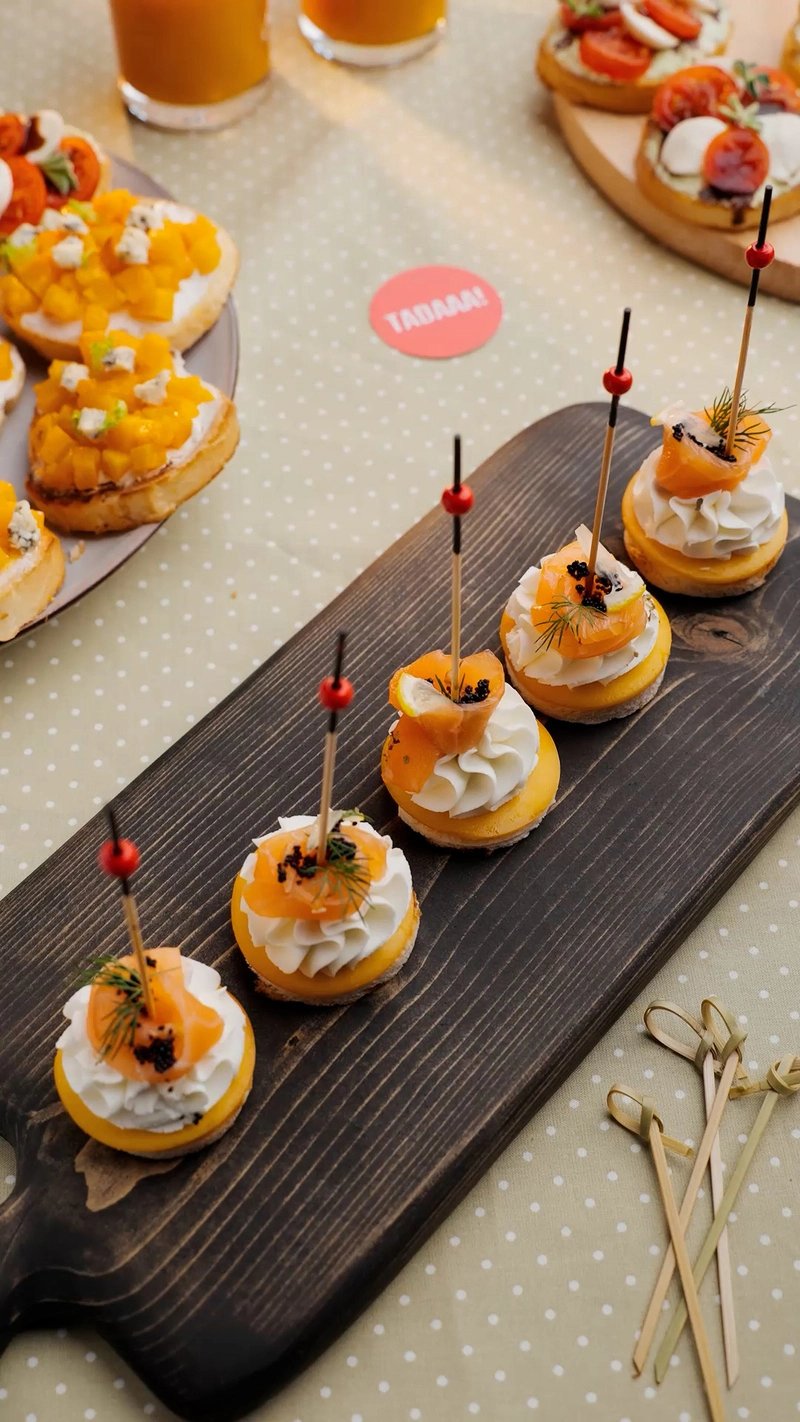 Salmon Canapé