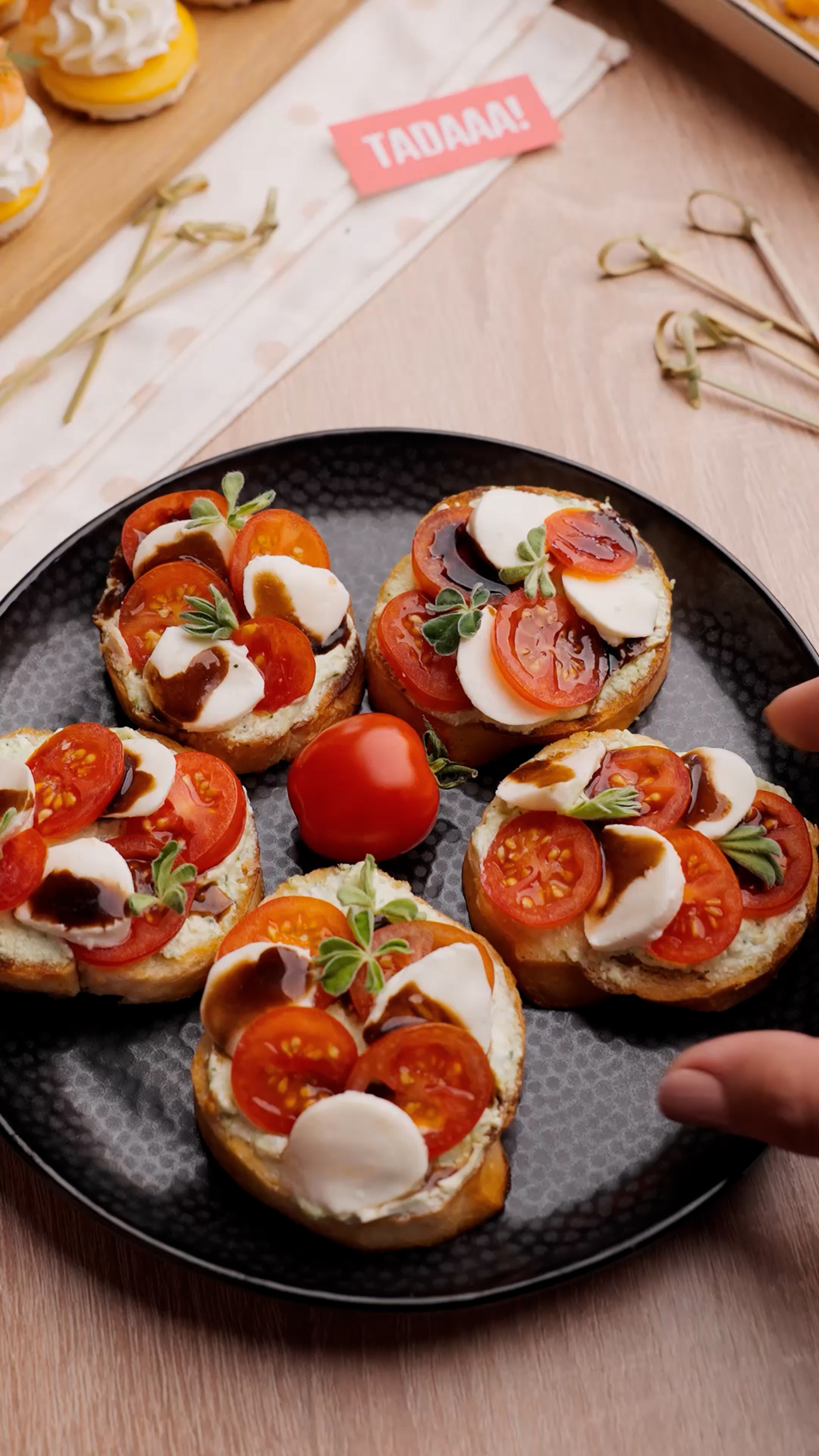 Caprese Tartines – 6 pcs