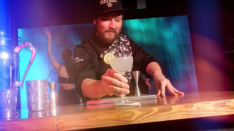 Nightlife Cocktail Bar