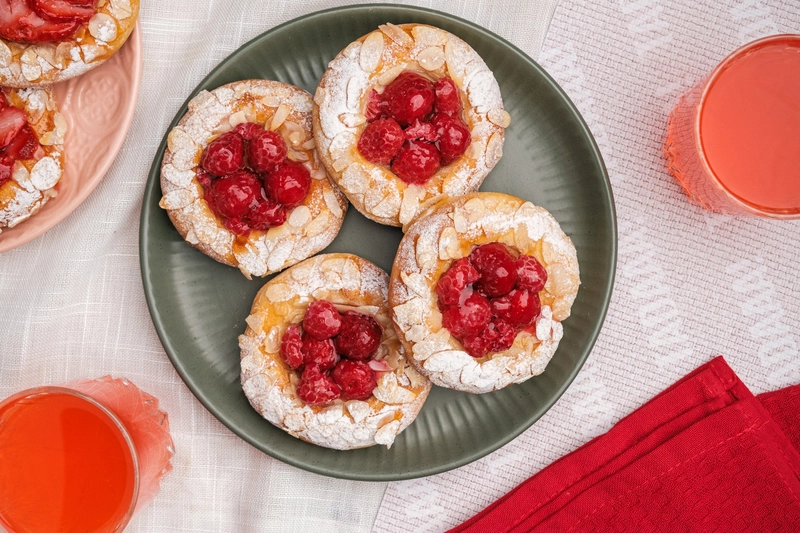 Raspberry Buns