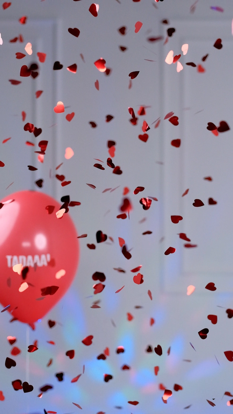 Red Hearts Confetti Poppers