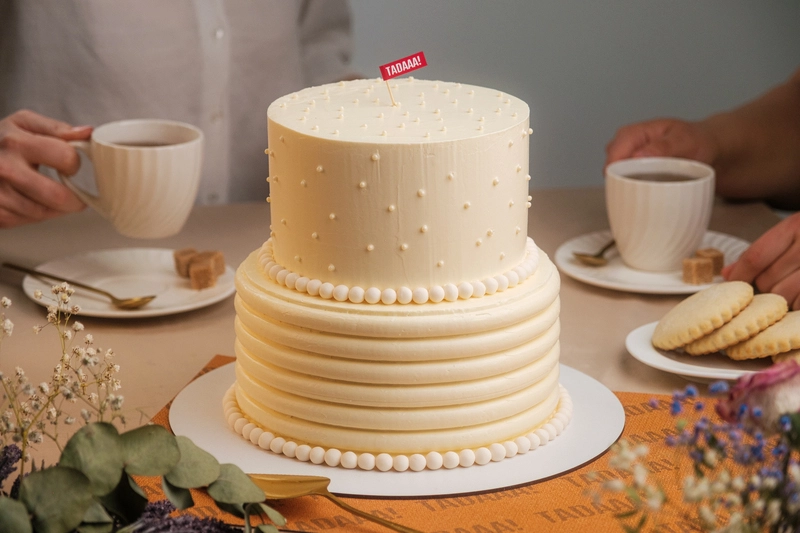 Pearl Vanilla Tier Cake