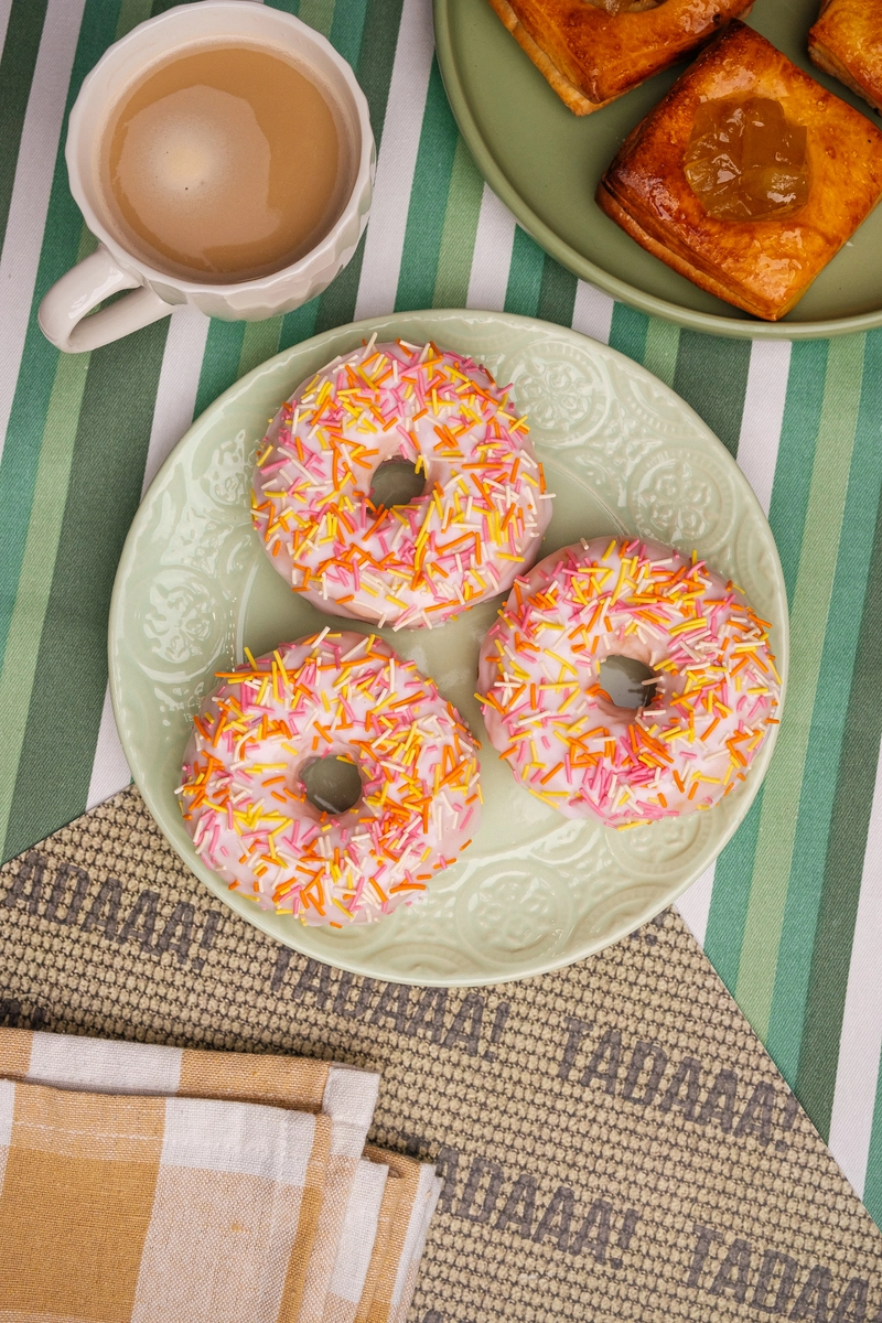 La Boulangerie Strawberry Doughnut