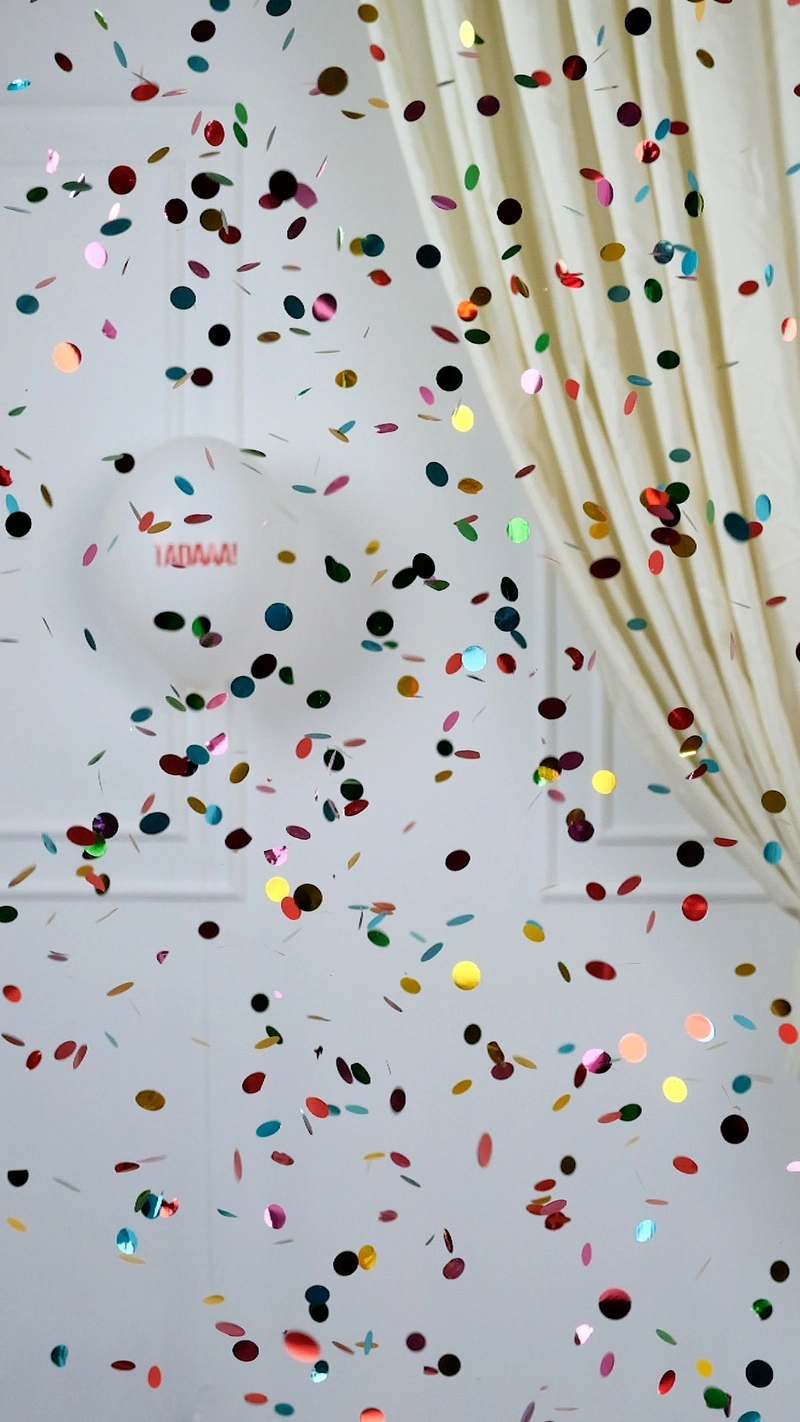 Rainbow Foil Confetti Poppers