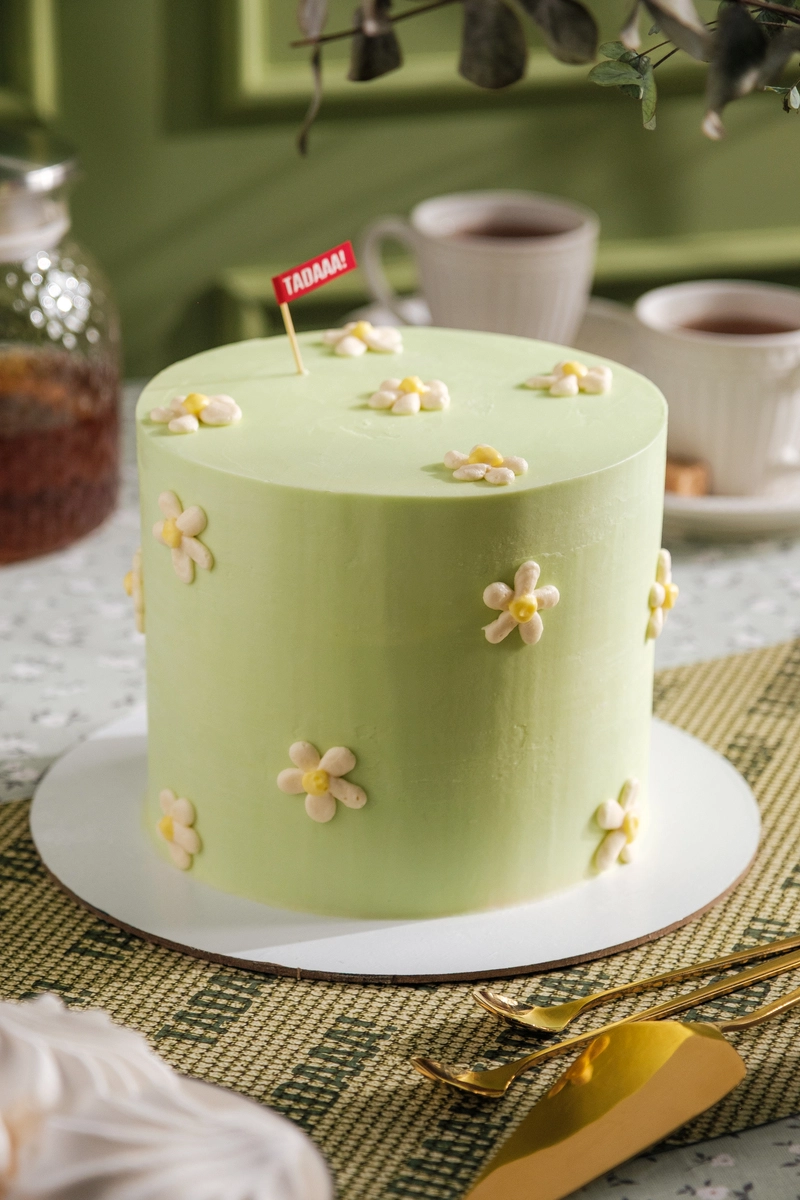 Daisy Vanilla Cake