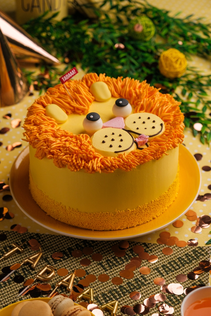 Lion Vanilla Cake 