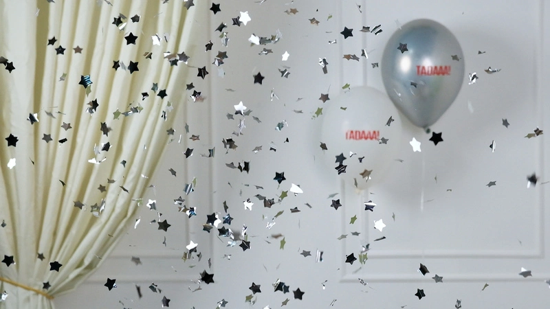 Silver Stars Confetti Poppers