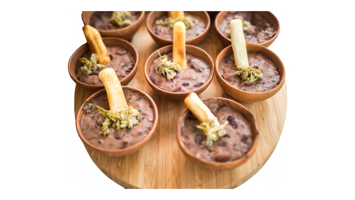 Lobio Stew Cup with Mchadi Stick